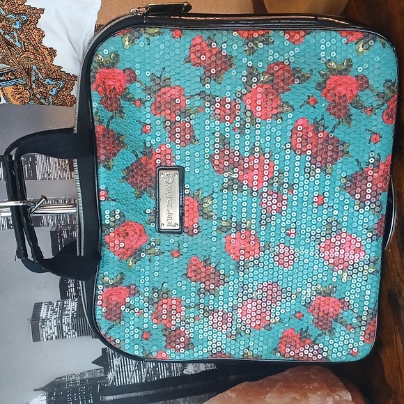 Closet Closing BETSEY JOHNSON  Bag with Red and Blue Design LAPTOP OR TABLET - Picture 1 of 9